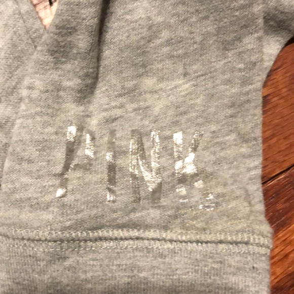 PINK vs crew neck. Xs. Bling all over 💕 - Picture 4 of 6